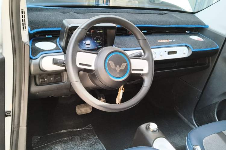 Used Wuling Hongguang MINIEV 2022 GAMEBOY 200km Gaming Edition with Lithium Iron Phosphate Center Console