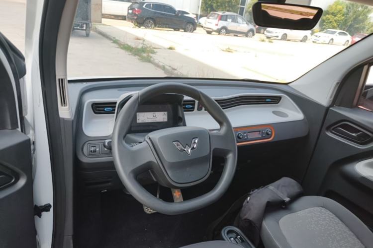 Used Wuling Hongguang MINIEV 2022 Easy Version Lithium Iron Phosphate Center Console