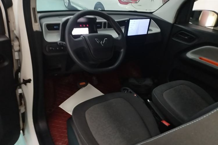 Used Wuling Hongguang MINIEV 2022 Easy Version Lithium Iron Phosphate Center Console