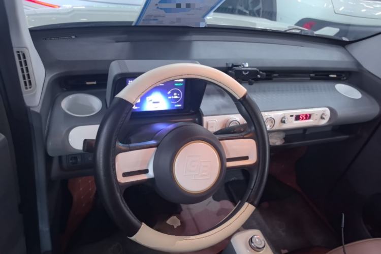 Used Wuling Hongguang MINIEV 2022 GAMEBOY 200km Gaming Edition with Lithium Iron Phosphate Center Console