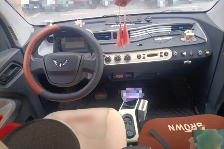 Used Wuling Hongguang MINIEV 2022 Easy Version Lithium Iron Phosphate Center Console