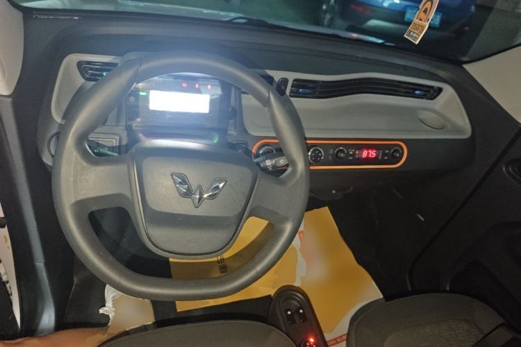 Used Wuling Hongguang MINIEV 2022 Easy Version Lithium Iron Phosphate Center Console