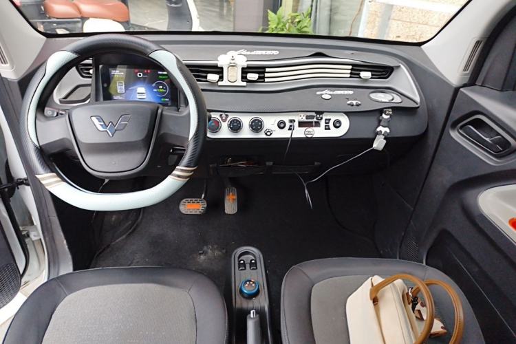 Used Wuling Hongguang MINIEV 2022 Enjoy Edition Lithium Iron Phosphate Center Console