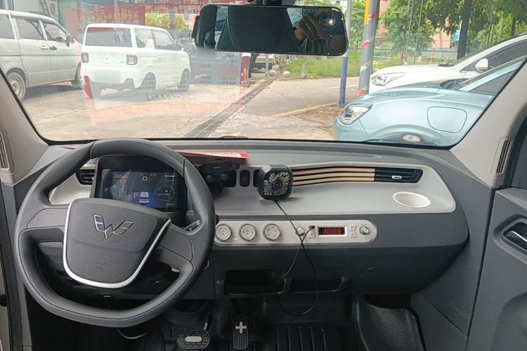 Used Wuling Hongguang MINIEV 2022 Macaron Premium Model – Lithium Iron Phosphate Center Console