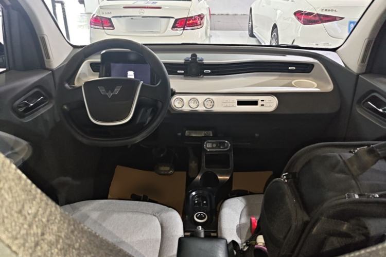 Used Wuling Hongguang MINIEV 2022 Macaron Premium Model – Lithium Iron Phosphate Center Console