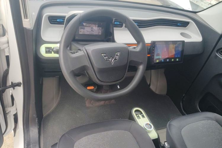 Used Wuling Hongguang MINIEV 2022 Easy Version Lithium Iron Phosphate Center Console