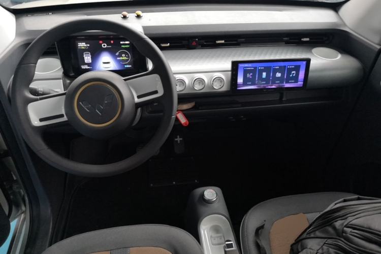 Used Wuling Hongguang MINIEV 2022 GAMEBOY 300km Play Edition Lithium Iron Phosphate Center Console