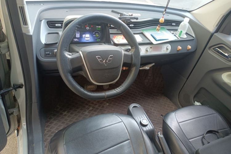 Used Wuling Hongguang MINIEV 2022 Macaron Premium Model – Lithium Iron Phosphate Center Console