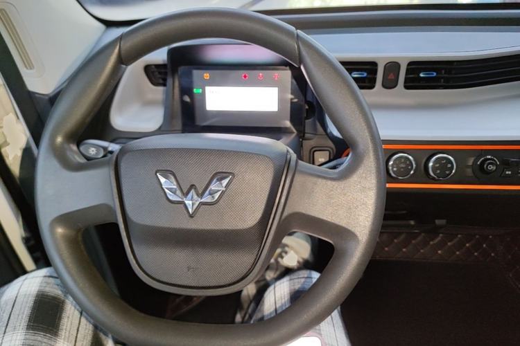Used Wuling Hongguang MINIEV 2022 Easy Version Lithium Iron Phosphate Center Console