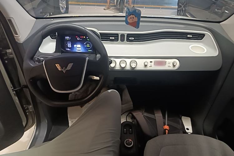 Used Wuling Hongguang MINIEV 2022 Macaron Premium Model – Lithium Iron Phosphate Center Console