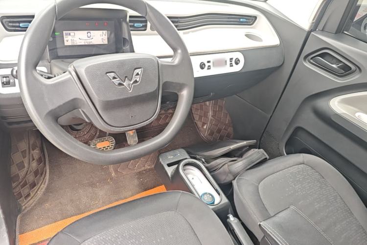 Used Wuling Hongguang MINIEV 2022 Easy Version Lithium Iron Phosphate Center Console