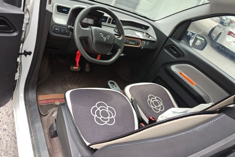 Used Wuling Hongguang MINIEV 2022 Easy Version Lithium-NMC Center Console