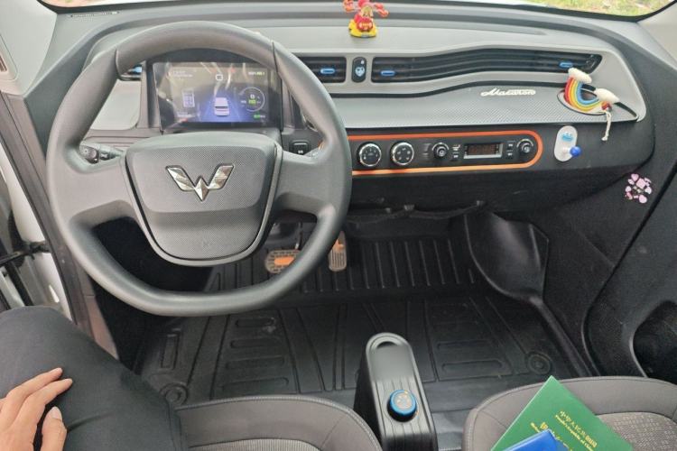 Used Wuling Hongguang MINIEV 2022 Zizai Version Lithium Iron Phosphate Center Console