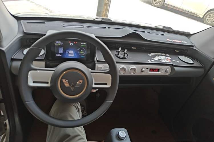 Used Wuling Hongguang MINIEV 2022 GAMEBOY 200km Gaming Edition with Lithium Iron Phosphate Center Console
