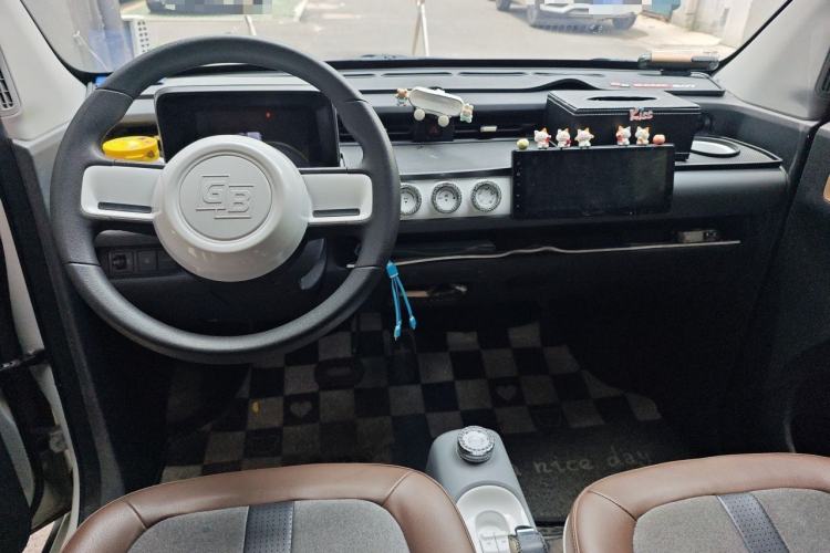 Used Wuling Hongguang MINIEV 2022 GAMEBOY 200km Gaming Edition with Lithium Iron Phosphate Center Console