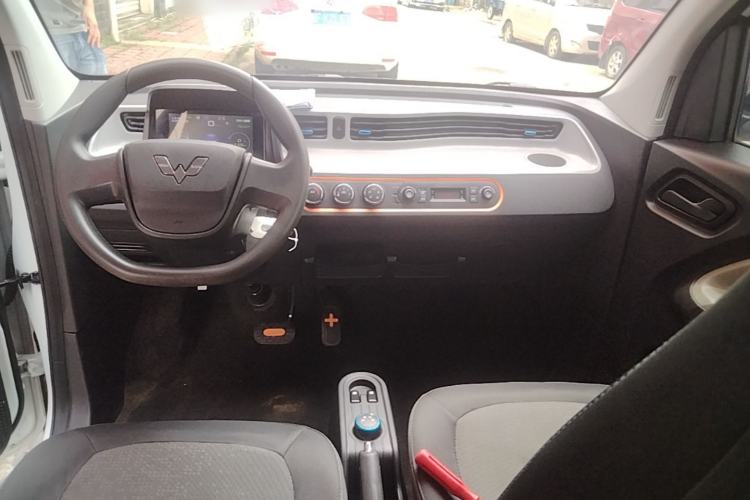 Used Wuling Hongguang MINIEV 2022 Zizai Version Lithium Iron Phosphate Center Console