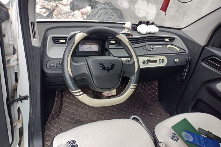 Used Wuling Hongguang MINIEV 2022 Easy Version Lithium Iron Phosphate Center Console