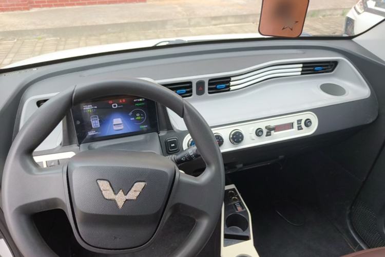 Used Wuling Hongguang MINIEV 2022 Zizai Version Lithium Iron Phosphate Center Console