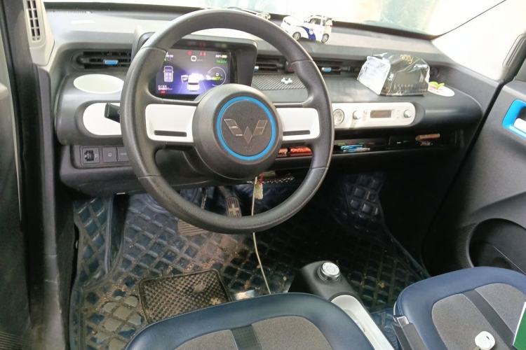 Used Wuling Hongguang MINIEV 2022 GAMEBOY 300km Enthusiast Model with Lithium Iron Phosphate Center Console