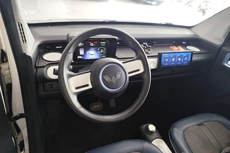 Used Wuling Hongguang MINIEV 2022 GAMEBOY 200km Gaming Edition with Lithium Iron Phosphate Center Console