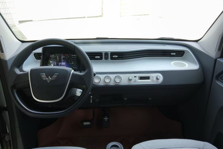 Used Wuling Hongguang MINIEV 2022 Macaron Premium Model – Lithium Iron Phosphate Center Console