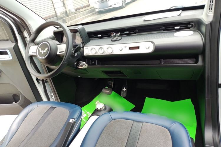 Used Wuling Hongguang MINIEV 2022 GAMEBOY 200km Gaming Edition with Lithium Iron Phosphate Center Console