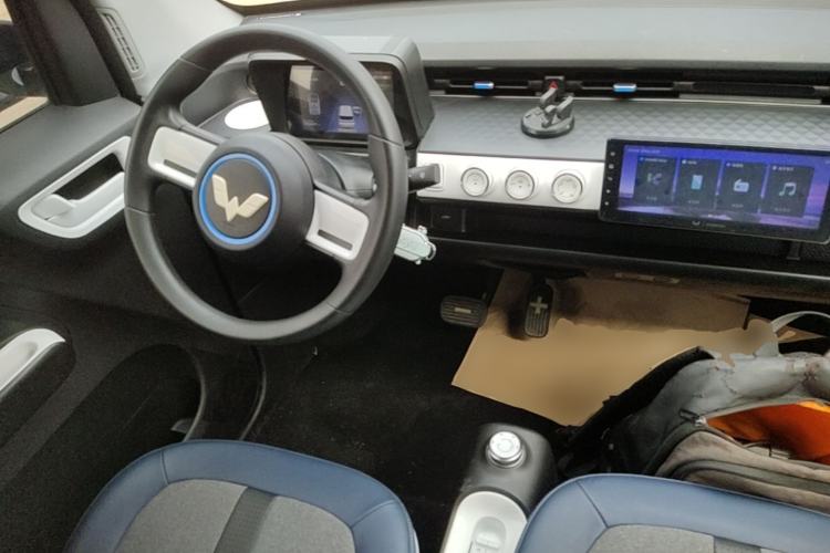 Used Wuling Hongguang MINIEV 2022 GAMEBOY 300km Enthusiast Model with Lithium Iron Phosphate Center Console