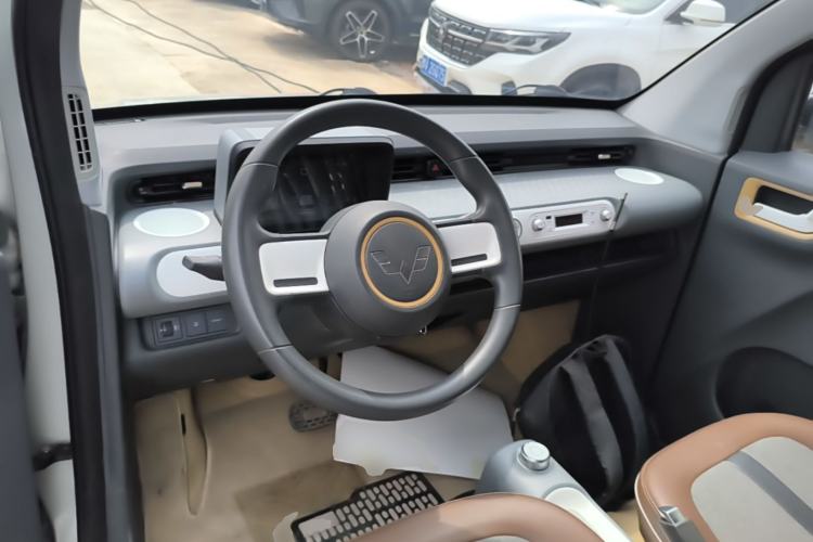 Used Wuling Hongguang MINIEV 2022 GAMEBOY 200km Gaming Edition with Lithium Iron Phosphate Center Console