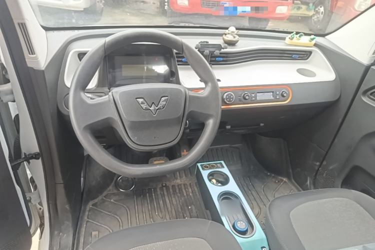Used Wuling Hongguang MINIEV 2022 Easy Version Lithium Iron Phosphate Center Console
