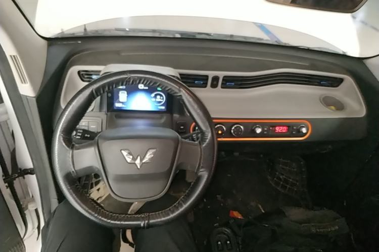 Used Wuling Hongguang MINIEV 2022 Zizai Version Lithium Iron Phosphate Center Console