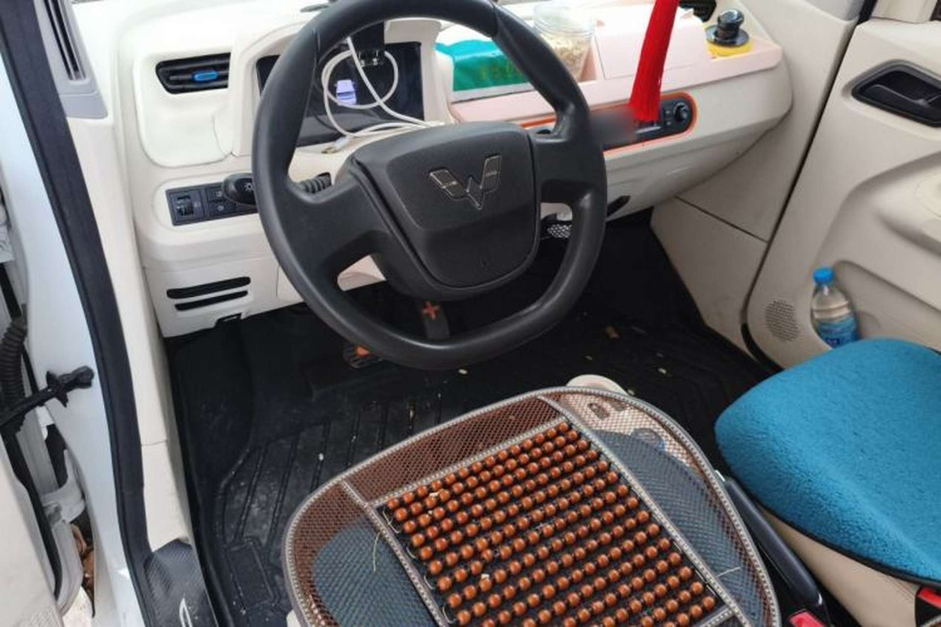 Used Wuling Hongguang MINIEV 2022 Zizai Version Lithium Iron Phosphate Center Console