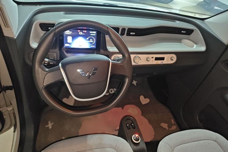 Used Wuling Hongguang MINIEV 2022 Macaron Premium Model – Lithium Iron Phosphate Center Console
