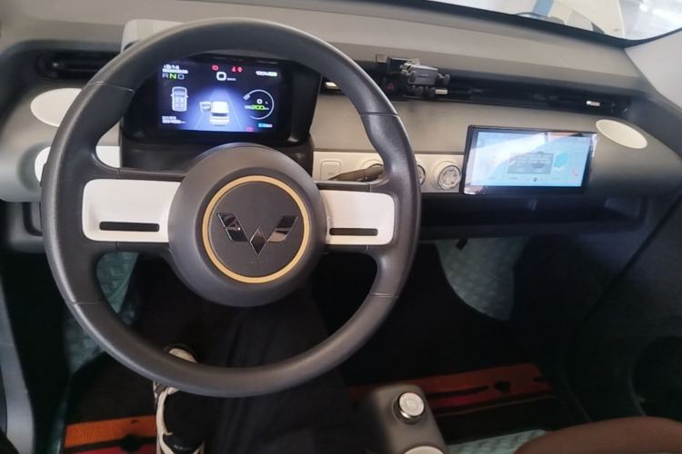 Used Wuling Hongguang MINIEV 2022 GAMEBOY 200km Gaming Edition with Lithium Iron Phosphate Center Console