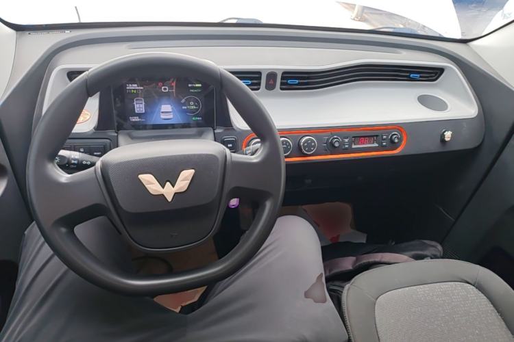 Used Wuling Hongguang MINIEV 2022 Zizai Version Lithium Iron Phosphate Center Console