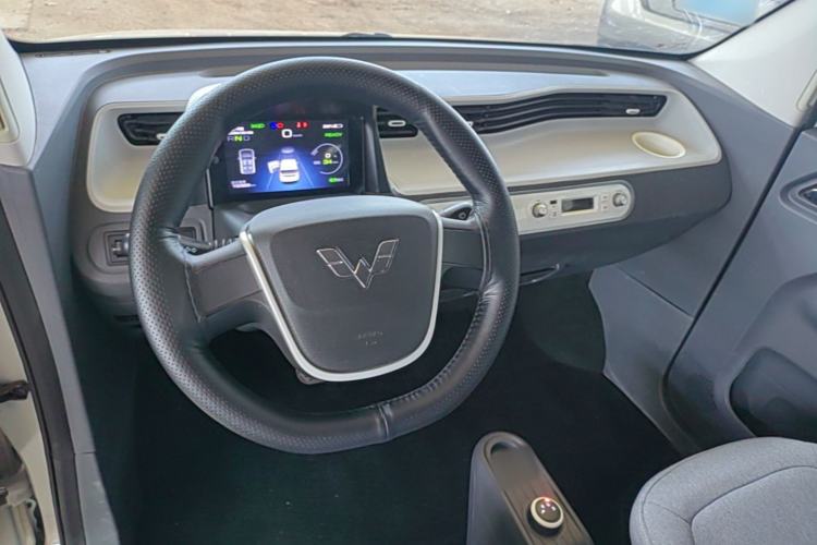 Used Wuling Hongguang MINIEV 2022 Macaron Fashion Edition Lithium-Nickel-Cobalt-Alpha-oxide Center Console