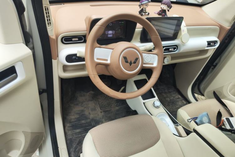 Used Wuling Hongguang MINIEV 2022 Macaron Premium Model – Lithium Ternary Battery Center Console