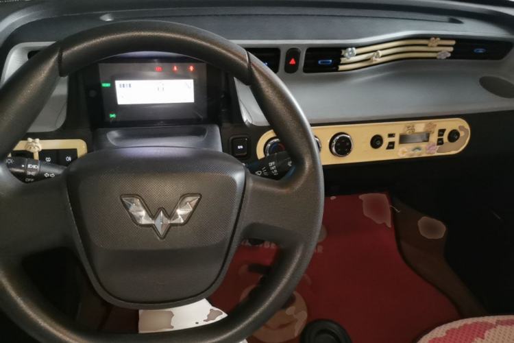 Used Wuling Hongguang MINIEV 2022 Easy Version Lithium Iron Phosphate Center Console
