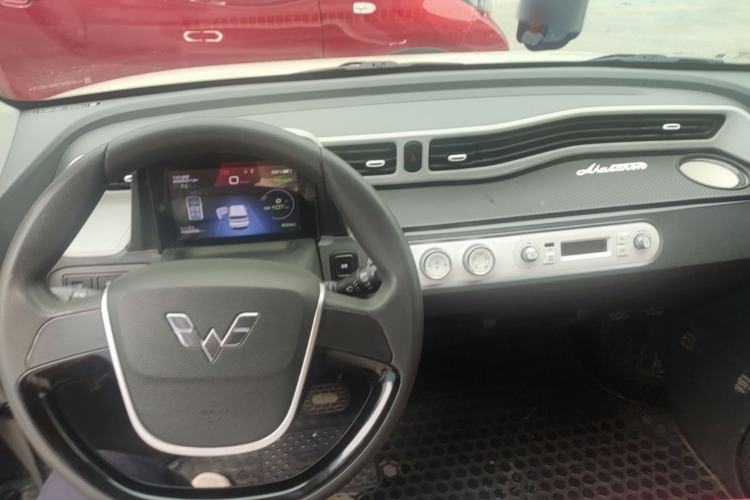 Used Wuling Hongguang MINIEV 2022 Macaron Premium Model – Lithium Iron Phosphate Center Console