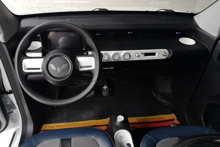 Used Wuling Hongguang MINIEV 2022 GAMEBOY 300km Enthusiast Model with Lithium Iron Phosphate Center Console
