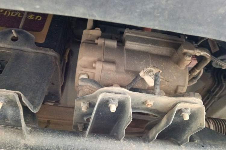 Used Wuling Hongguang MINIEV 2022 GAMEBOY 300km Enthusiast Model with Lithium Iron Phosphate Chassis Front