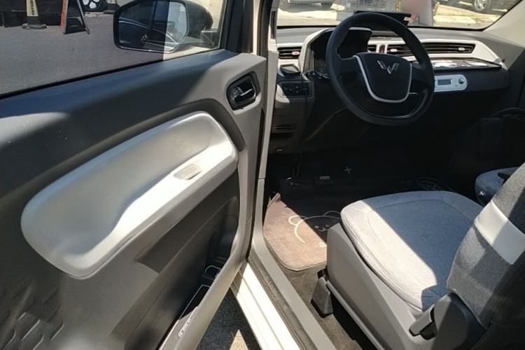 Used Wuling Hongguang MINIEV 2022 Macaron Premium Model – Lithium Iron Phosphate Driver Seat
