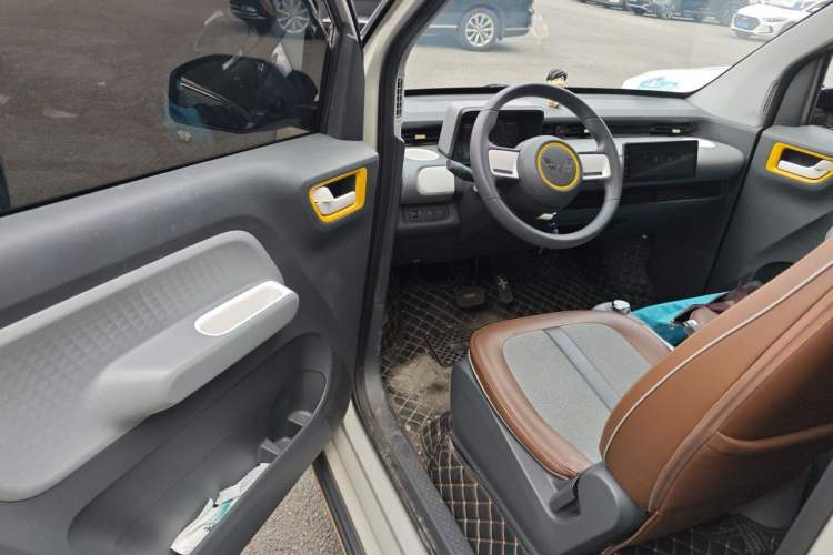 Used Wuling Hongguang MINIEV 2022 GAMEBOY 300km Enthusiast Model with Lithium Iron Phosphate Driver Seat