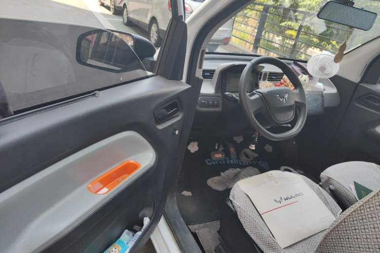 Used Wuling Hongguang MINIEV 2022 Easy Version Lithium Iron Phosphate Driver Seat
