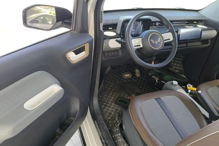 Used Wuling Hongguang MINIEV 2022 GAMEBOY 200km Gaming Edition with Lithium Iron Phosphate Driver Seat