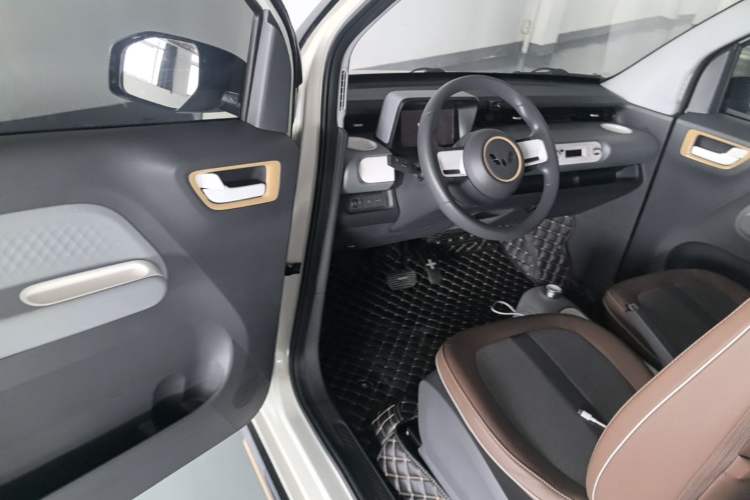 Used Wuling Hongguang MINIEV 2022 GAMEBOY 200km Gaming Edition with Lithium Iron Phosphate Driver Seat