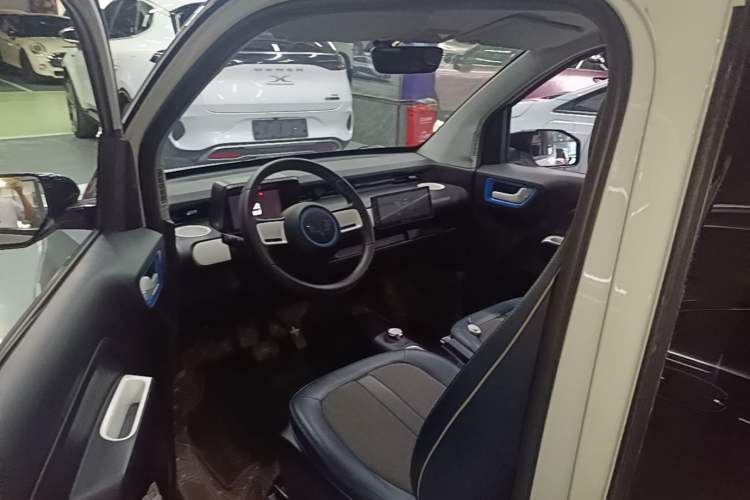 Used Wuling Hongguang MINIEV 2022 GAMEBOY 300km Enthusiast Model with Lithium Iron Phosphate Driver Seat