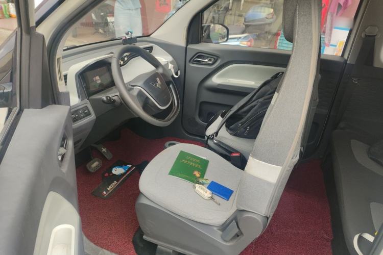 Used Wuling Hongguang MINIEV 2022 Macaron Premium Model – Lithium Iron Phosphate Driver Seat
