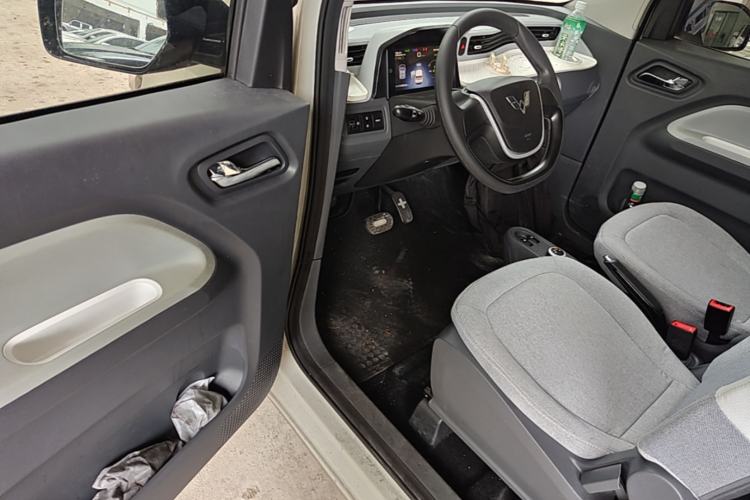 Used Wuling Hongguang MINIEV 2022 Macaron Premium Model – Lithium Iron Phosphate Driver Seat
