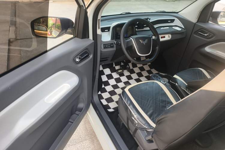 Used Wuling Hongguang MINIEV 2022 Macaron Premium Model – Lithium Iron Phosphate Driver Seat