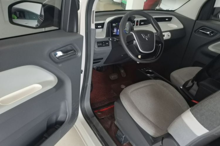 Used Wuling Hongguang MINIEV 2022 Macaron Premium Model – Lithium Iron Phosphate Driver Seat